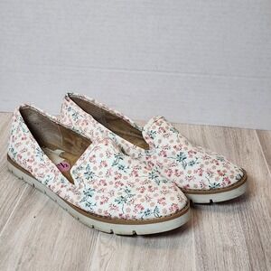 Cliffs by White Mountain Dora Women 5.5M Floral Pink/White Cushion Slip on Flats